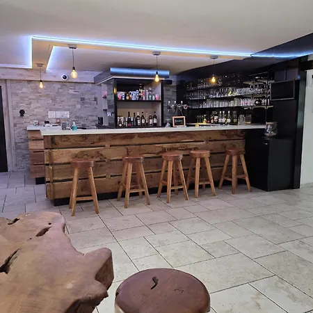 Hotell L' Abreuvoir Nantes Nord 3*
