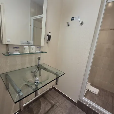 L' Abreuvoir Nantes Nord Hotell 3*