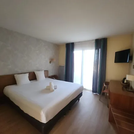 L' Abreuvoir Nantes Nord Hotel 3*